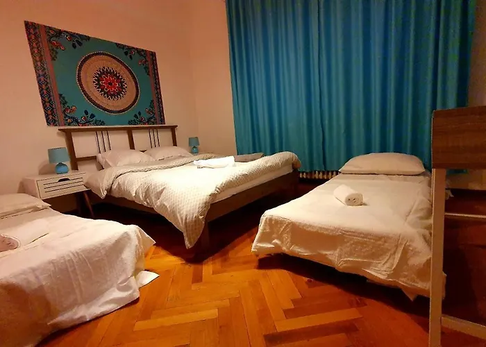 Old Town Cozy - Square - Location * בוקרשט